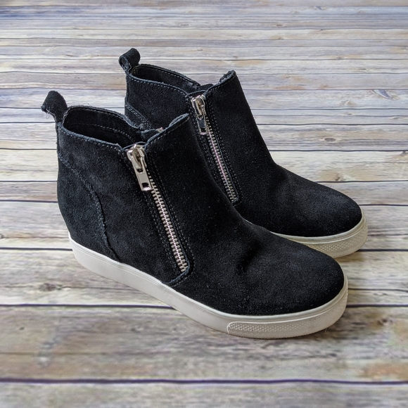 wedgie black suede